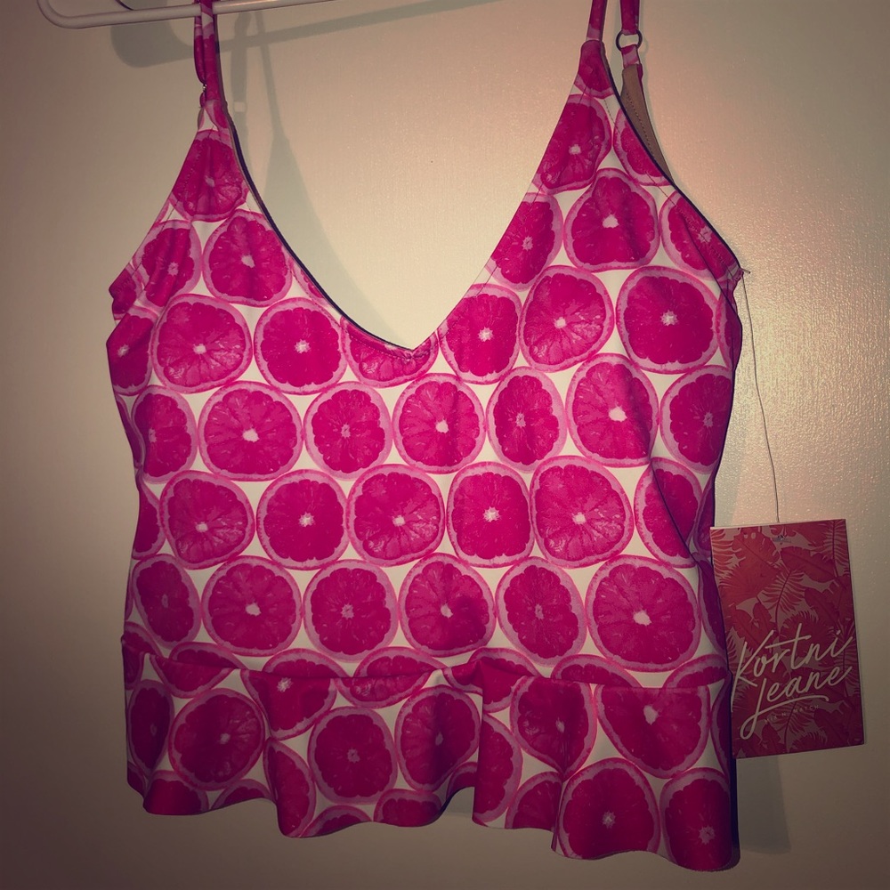 NWT Kortni Jeane Scoop Back Top